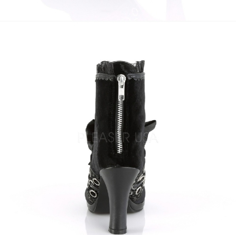 Suede Lace Ruffle boot - Picture 3 of 3